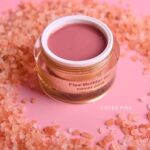 gel for nail modeling